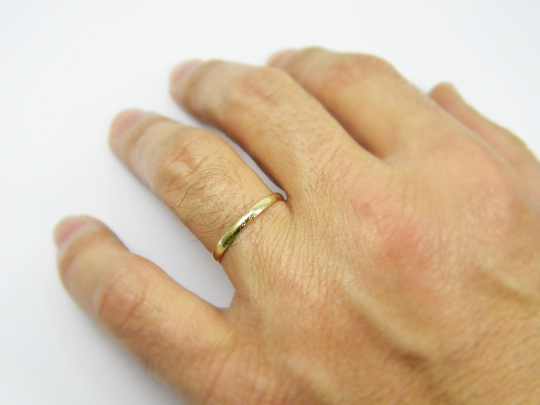 טבעת נישואין קלאסית דקה 2 מ"מ מעוגלת מזהב לבן