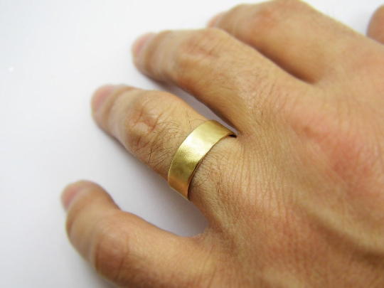 טבעת נישואין מרוקעת 7 מ"מ