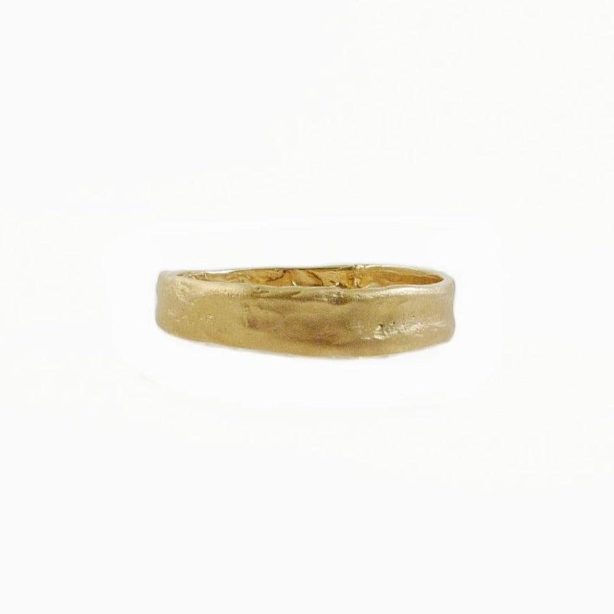 טבעת נישואין 4 מ"מ פראית בזהב לבן