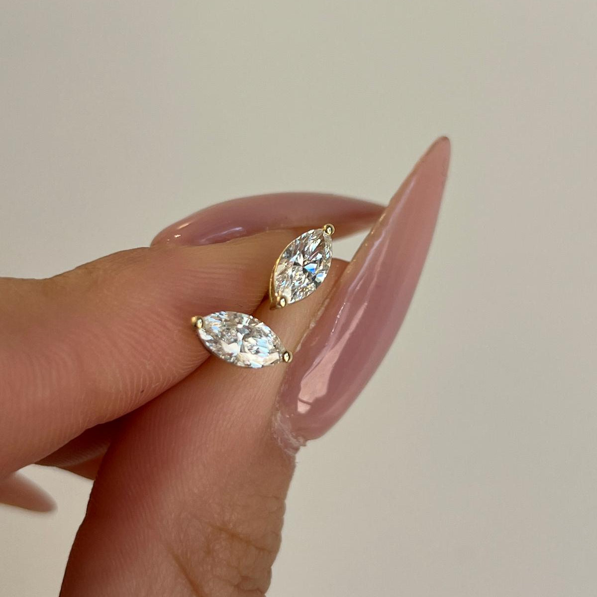 עגילי זהב 14 קרט עם 1 קראט יהלומי מעבדה מרקיזה