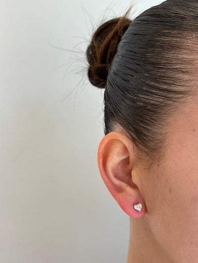 עגילי זהב 14 קרט עם 1 קראט יהלומי מעבדה בצורת לב