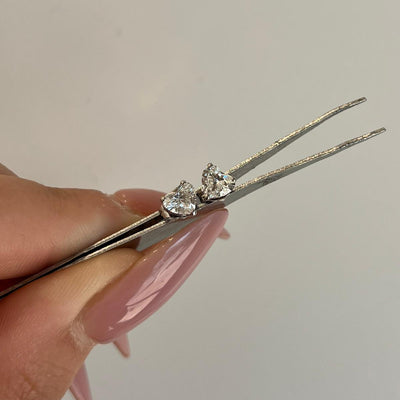 עגילי זהב 14 קרט עם 1 קראט יהלומי מעבדה בצורת לב