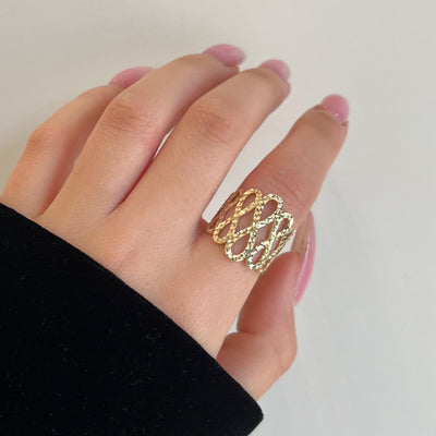 טבעת זהב אינפיניטי עם חיתוכי לייזר