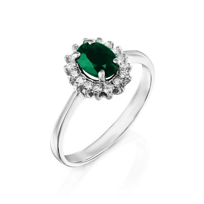 טבעת זהב לבן משובצת אבן אגת ירוקה ומסביבה יהלומים