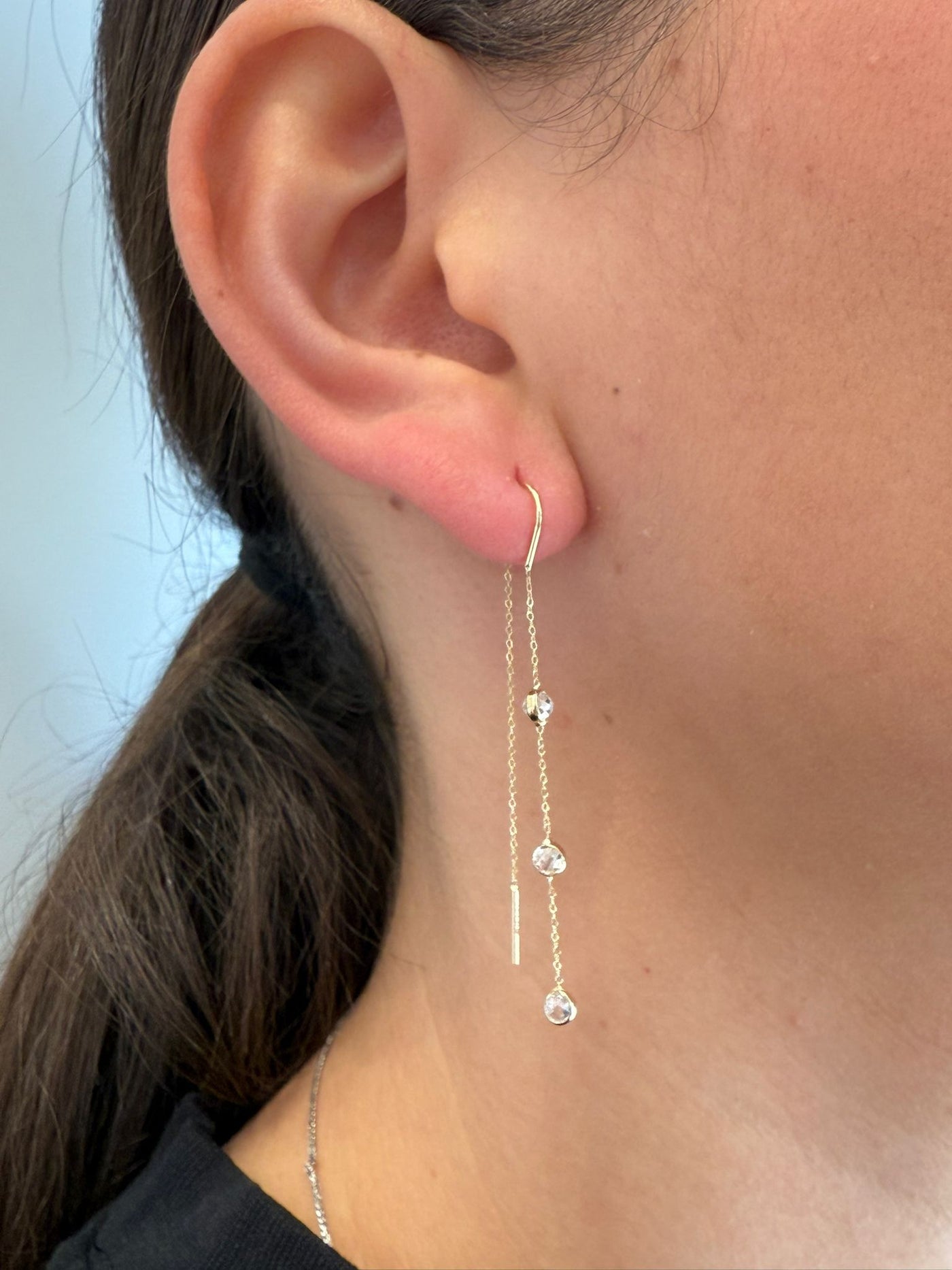 עגיל שרשרת זהב עם זרקונים עגולים