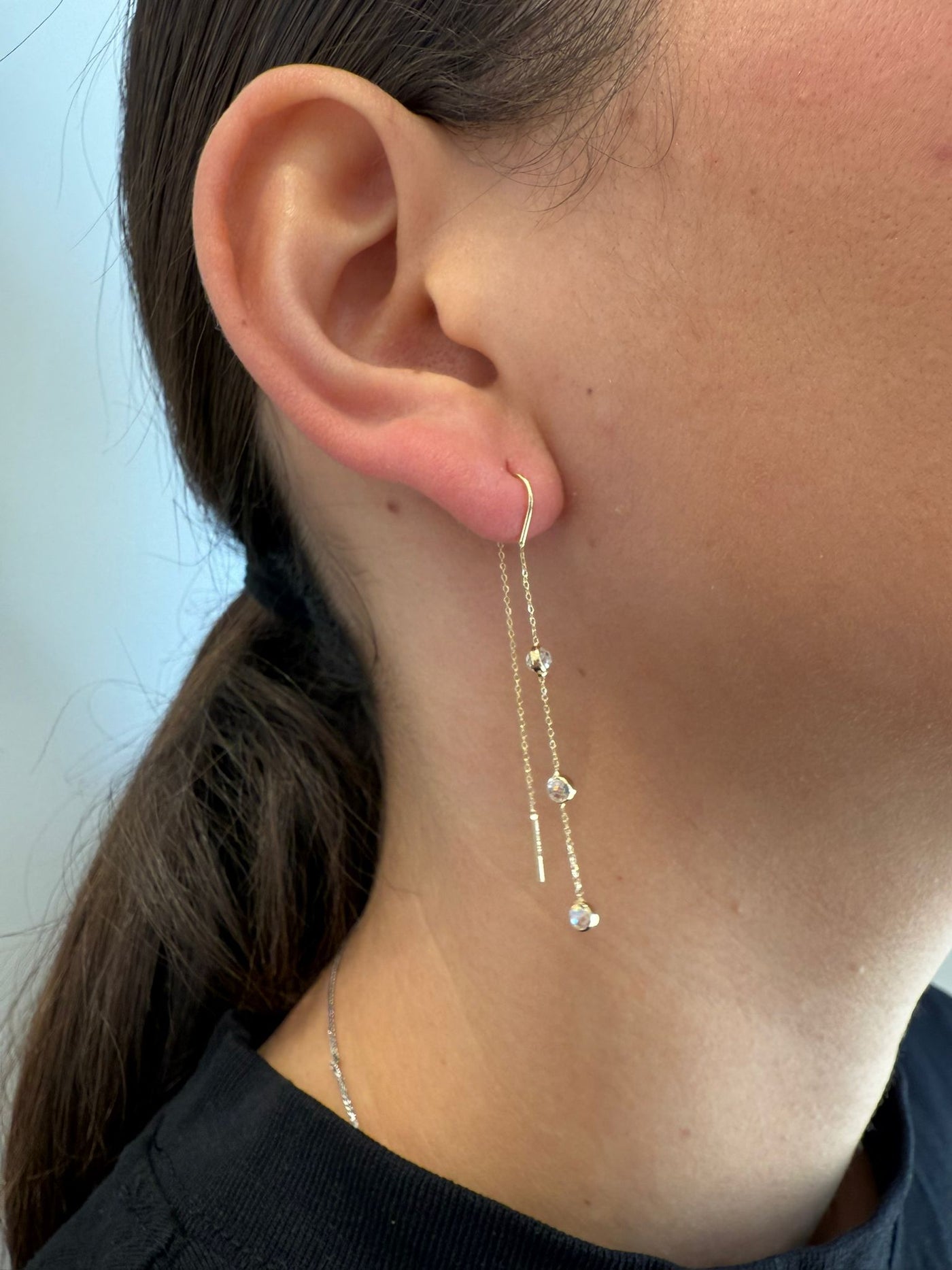 עגיל שרשרת זהב עם זרקונים עגולים