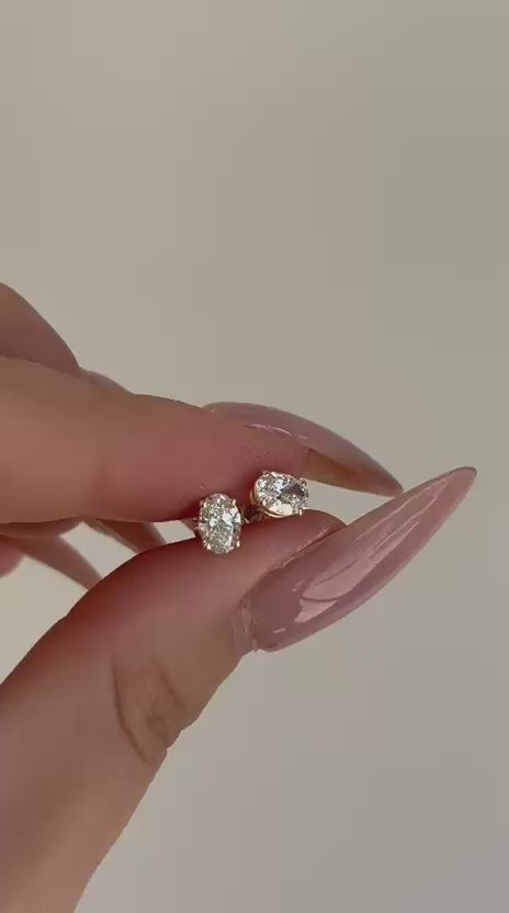 עגילי זהב 14 קרט עם 1 קראט יהלומי מעבדה אובל