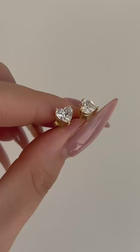 עגילי זהב 14 קרט עם 2 קראט יהלומי מעבדה בצורת לב