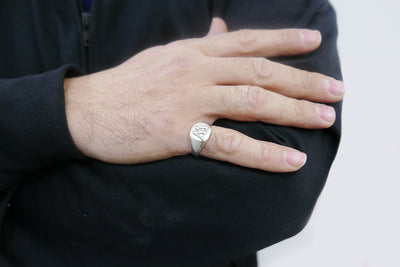 טבעת חותם עם אות מכסף 925
