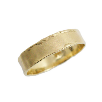 טבעת נישואין 5.5 מ"מ עם טקסטורה בשוליים בזהב לבן