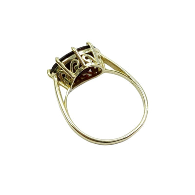 טבעת זהב וינטג' משובצת אבן גרנט גדולה