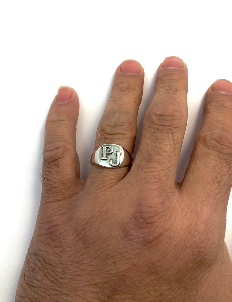 טבעת חותם עם 2 אותיות באנגלית מכסף 925