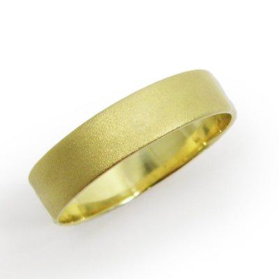 טבעת נישואין קלאסית 5.2 מ"מ ישרה בזהב צהוב
