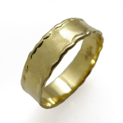 טבעת נישואין 5.5 מ"מ עם טקסטורה בשוליים בזהב לבן